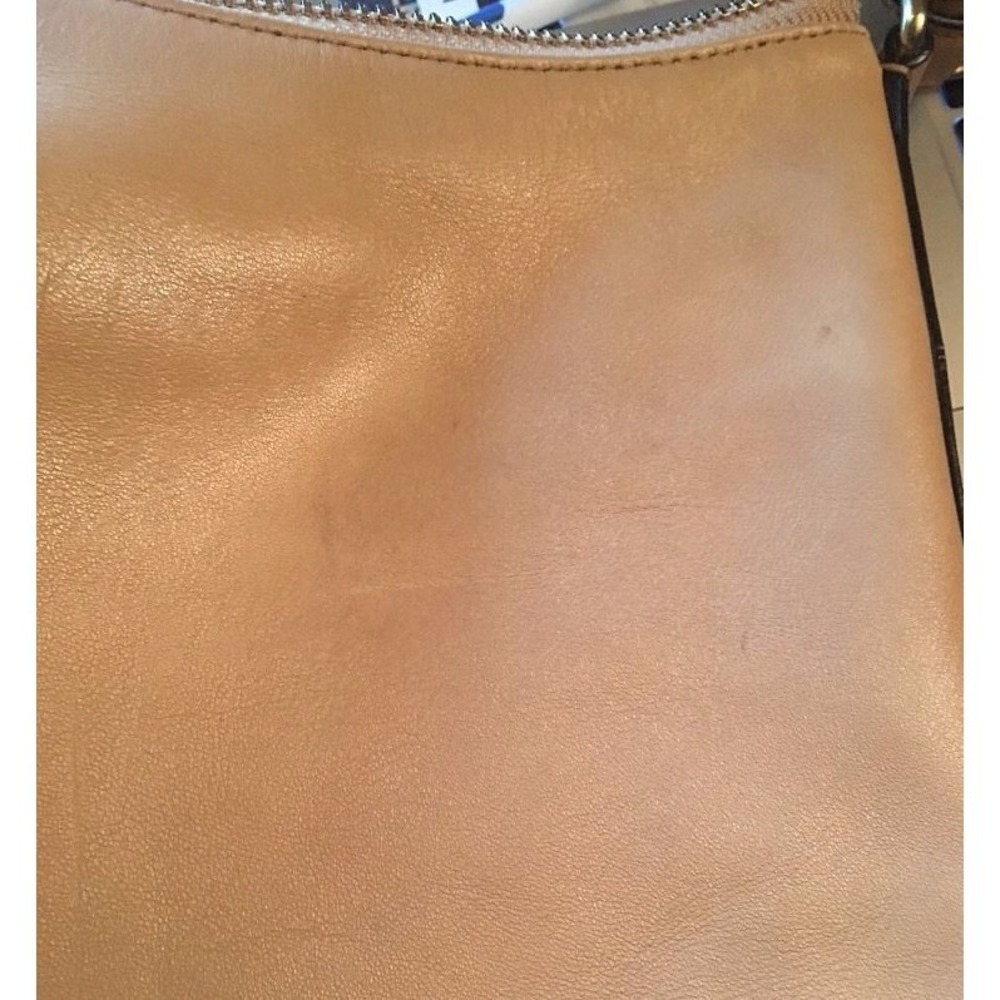 COACH LEGACY Tan Leather Courtenay Hobo Shoulder Handbag 22381 EUC, MSRP $298 - Picture 11 of 11